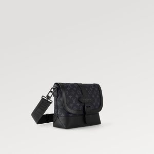 LOUIS VUITTON ソミュール・メッセンジャーRef: M45911
