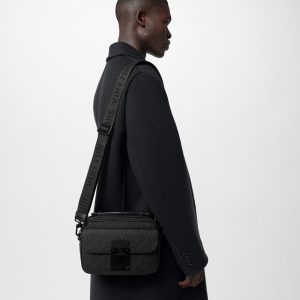 LOUIS VUITTON Sロック・メッセンジャ一Ref:  M58489