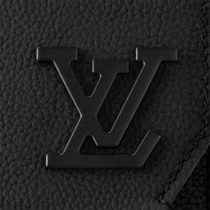 LOUIS VUITTON パイロット・スリングバッグRef:  M23736