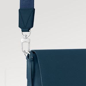 LOUIS VUITTON テイクオフ・メッセンジャー Ref:M23709
