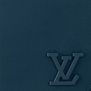 LOUIS VUITTON テイクオフ・メッセンジャー Ref:M23709