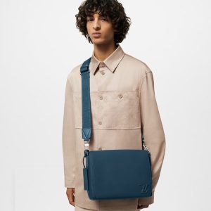 LOUIS VUITTON テイクオフ・メッセンジャー Ref:M23709