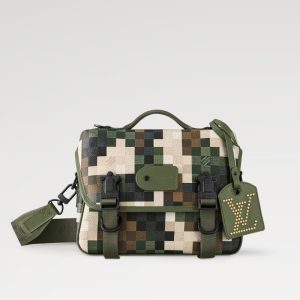 LOUIS VUITTON トレイル･メッセンジャー Ref:M24449