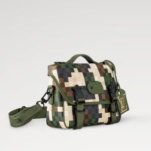 LOUIS VUITTON トレイル･メッセンジャー Ref:M24449