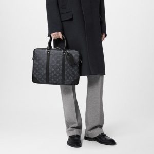 LOUIS VUITTON ポルト ドキュマン･ヴォワヤージュ   Ref:M46457