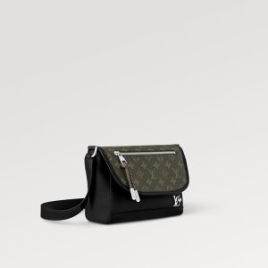 LOUIS VUITTON パルスメッセンジャーバッグ    Ref:M12625
