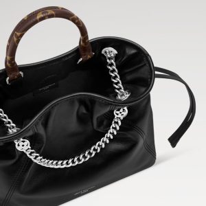 LOUIS VUITTON   オフ デューティ バックパック･バイブ   Ref：M25522