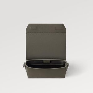 LOUIS VUITTON テイクオフ･メッセンジャーRef:M25125
